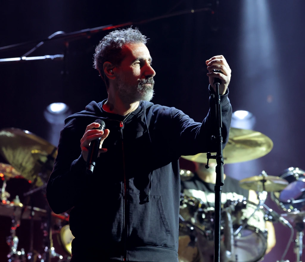 Serj Tankian anunță EP-ul „Foundations”, cu o piesă din perioada timpurie System of a Down